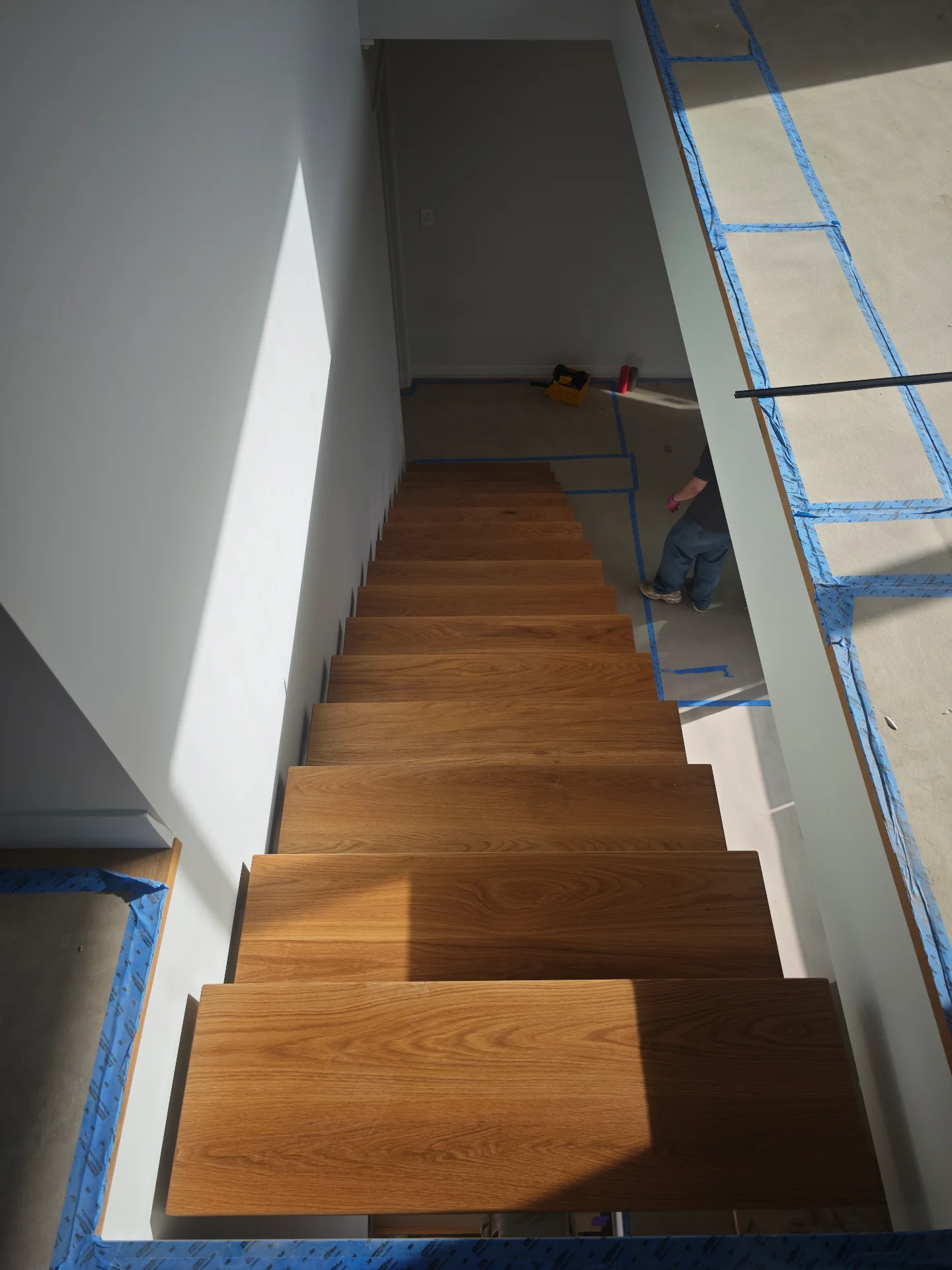 Oak floating stair treads & screen — Progress photo