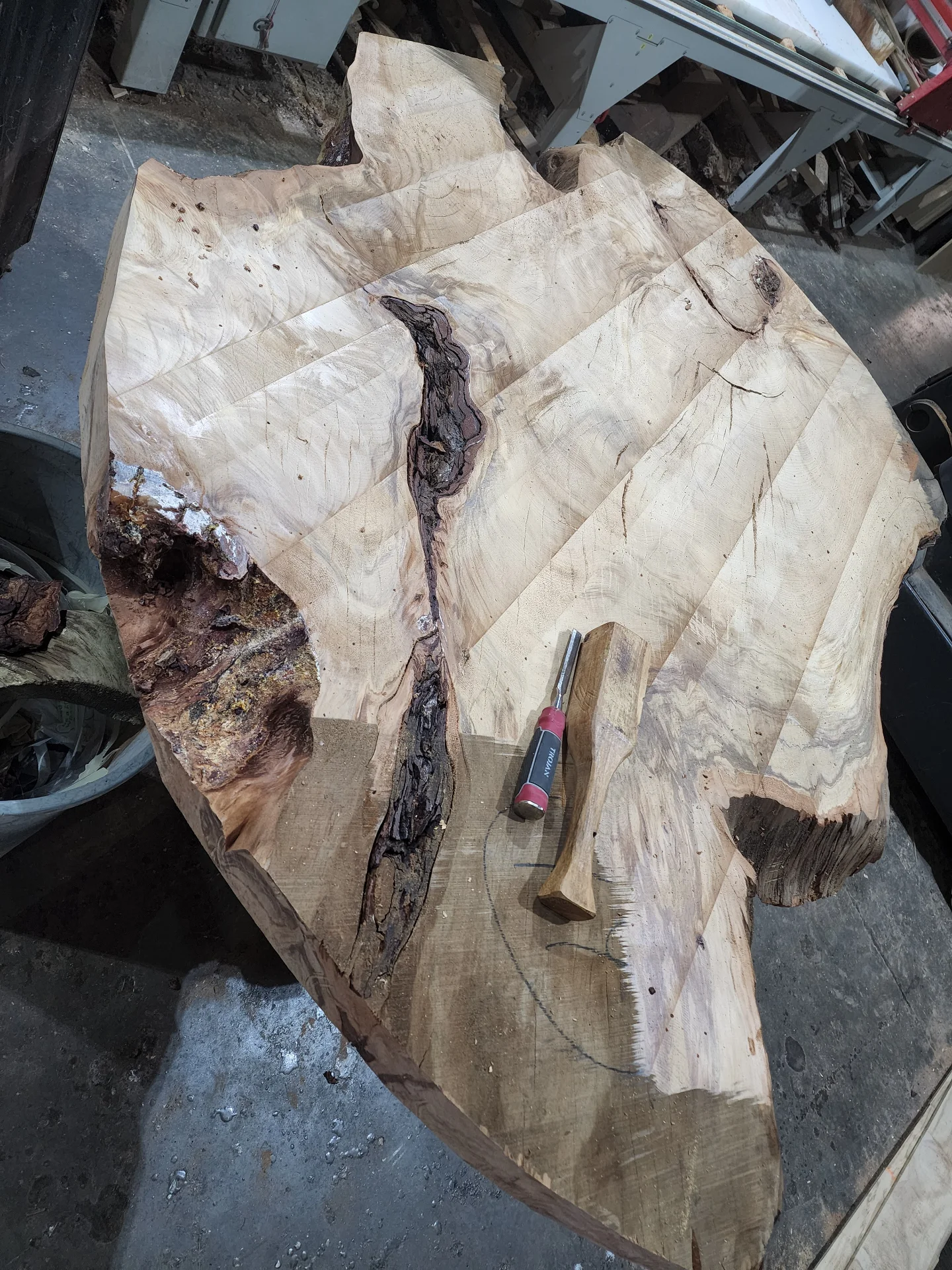 Swamp Kauri Dinning Table 1600D 2 — Progress photo