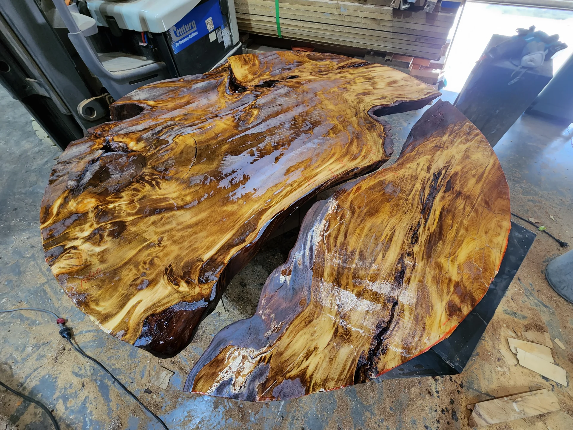 Swamp Kauri Dinning Table 1600D 2 — Progress photo