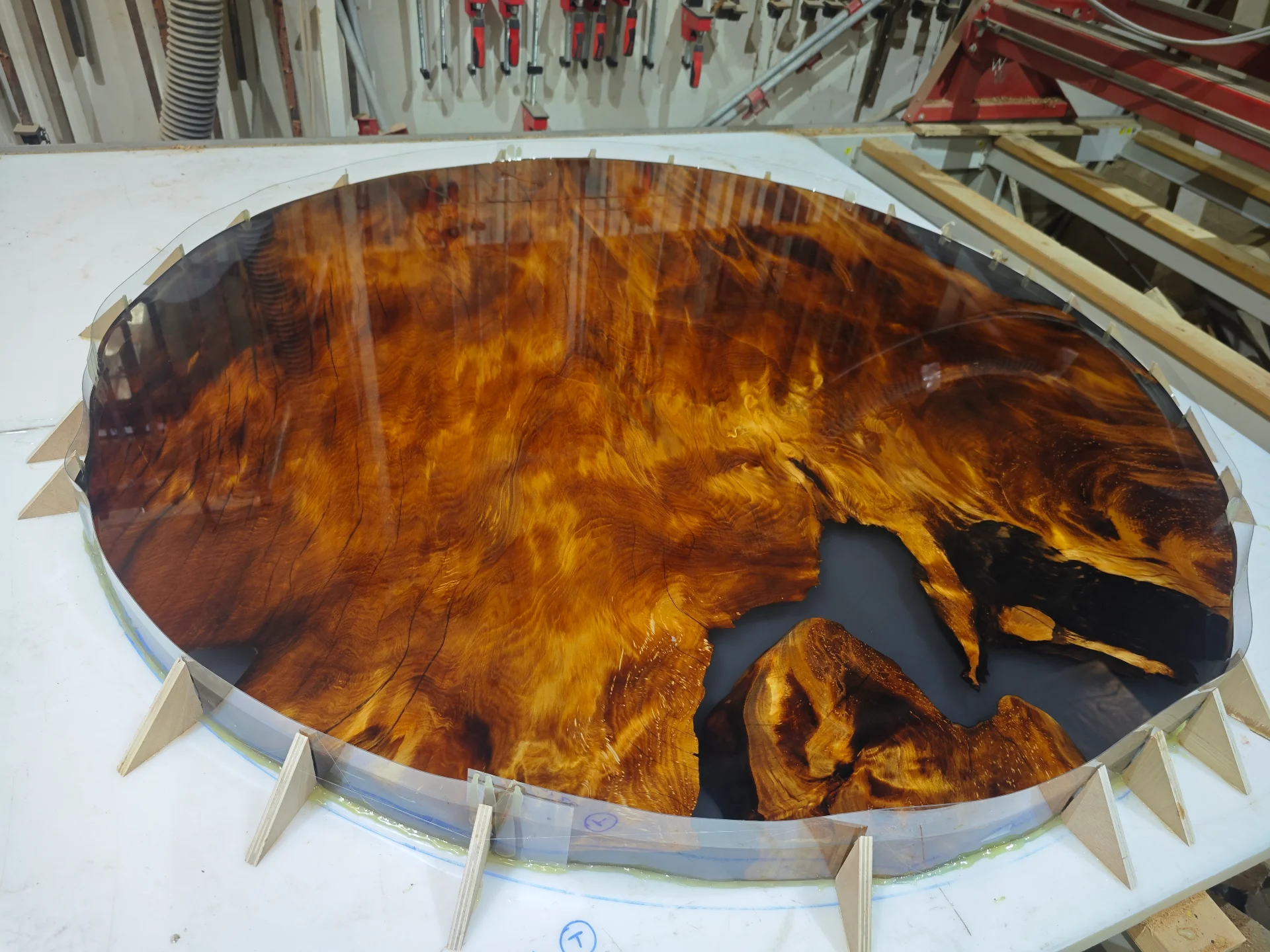 Weis round kauri table — Progress photo