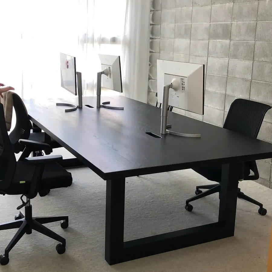 Ash desk in black PU