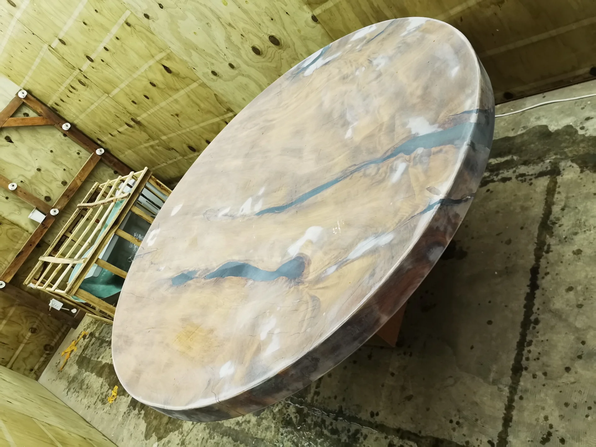 Swamp Kauri Dia 2M Round Dinning talbe — Progress photo