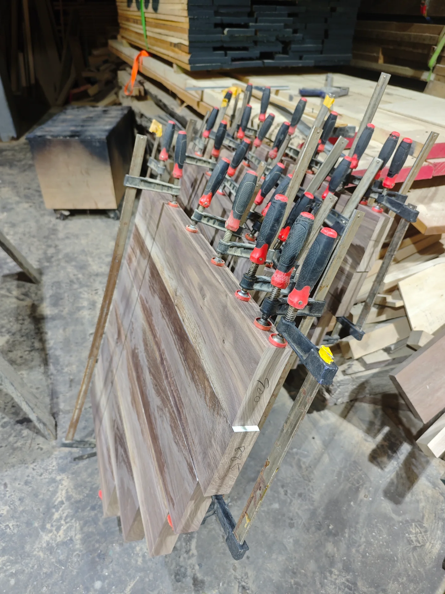 American black walnut round dining table 1800 — Progress photo