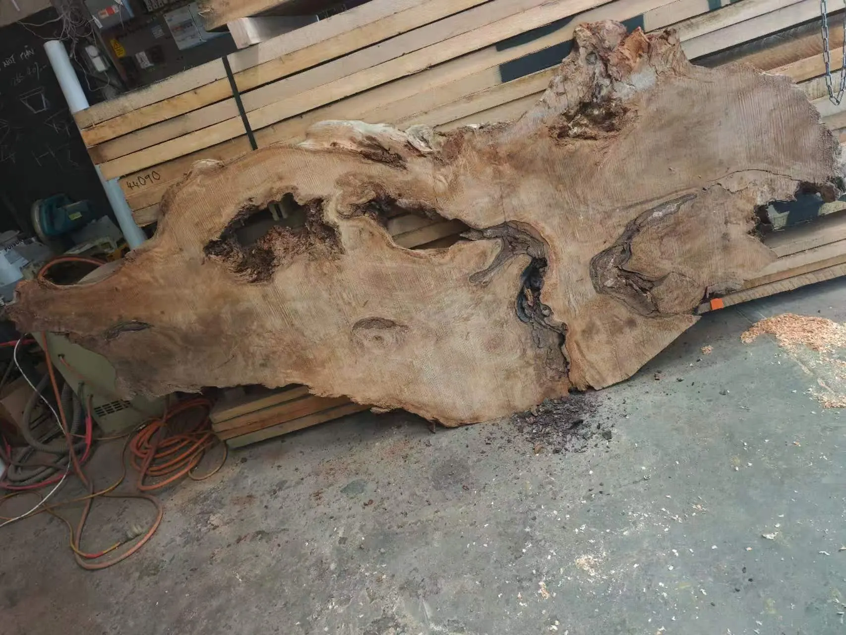 Custom live edge swamp kauri tea table — latest progress
