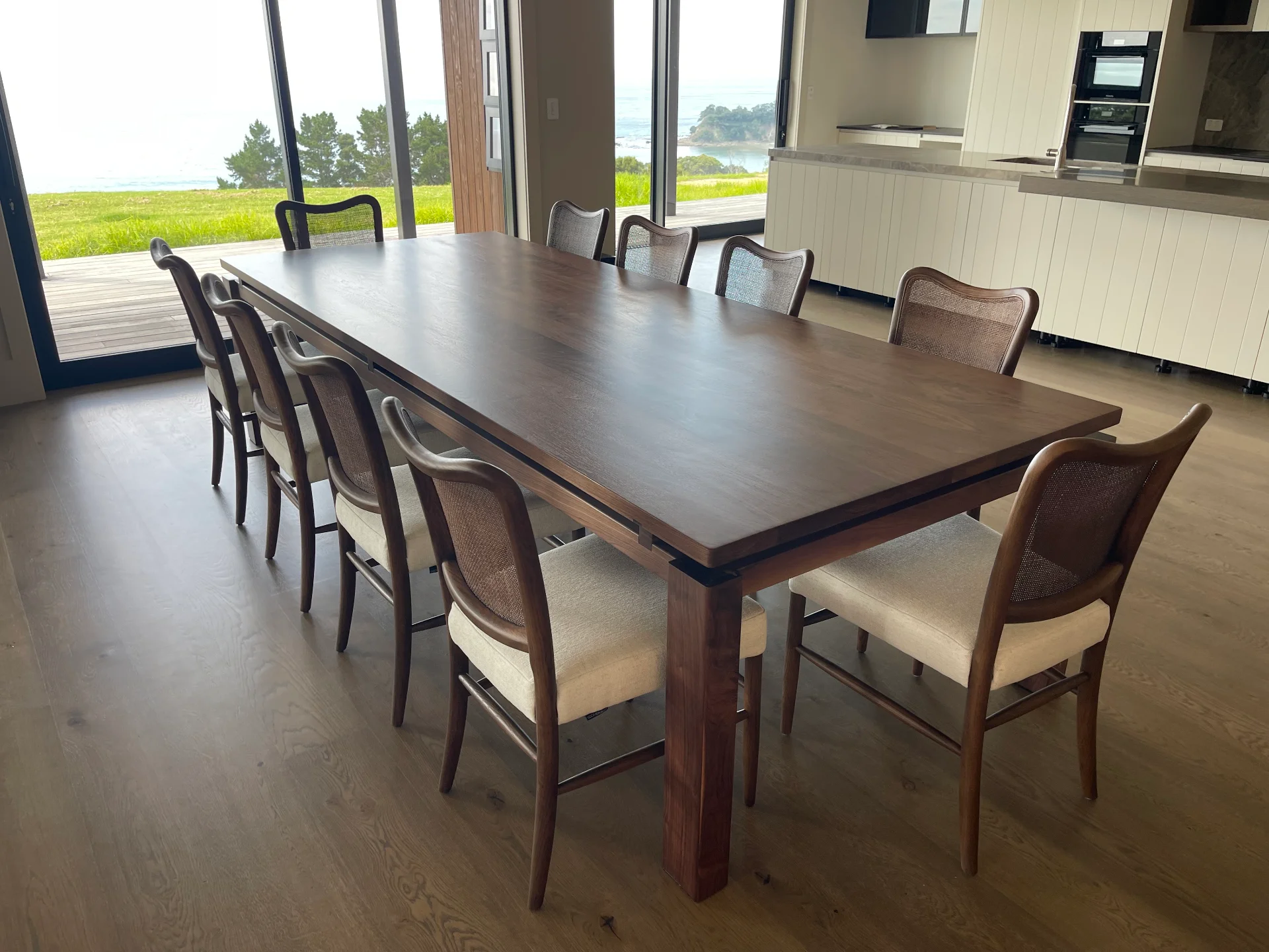 Floating dining table American black walnut — Progress photo
