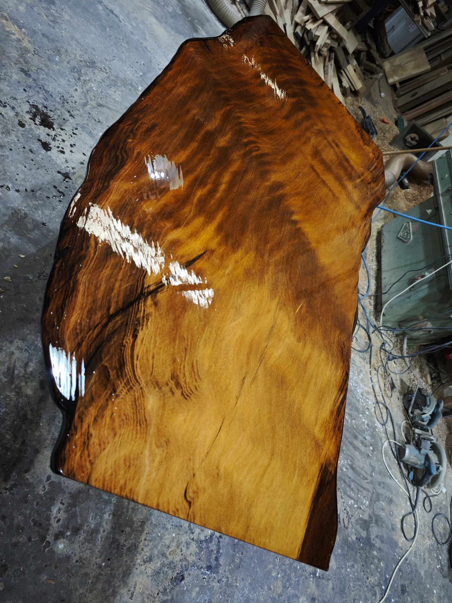 Swamp Kauri Top 1600*800 — Progress photo