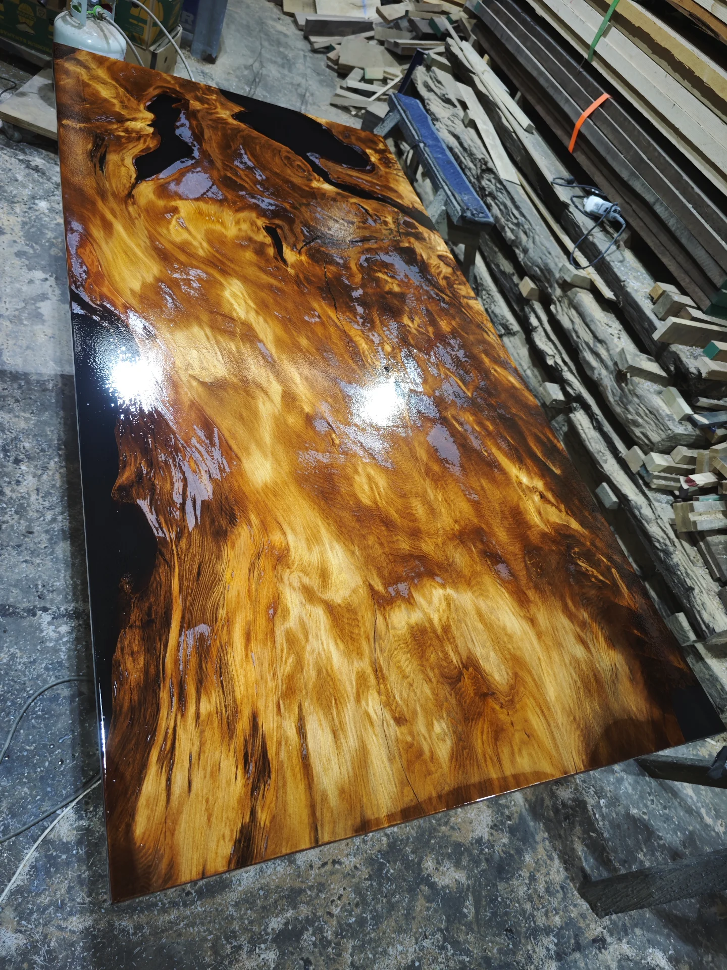 Swamp Kauri Dinning Table 2.2 X 1.1 — Progress photo