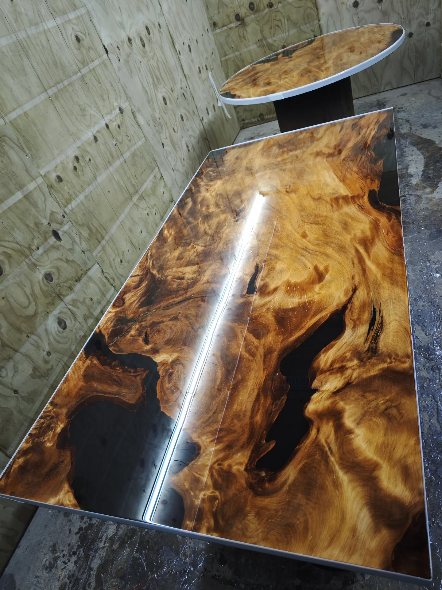 Swamp Kauri Dinning Table 2.2 X 1.1 — Progress photo