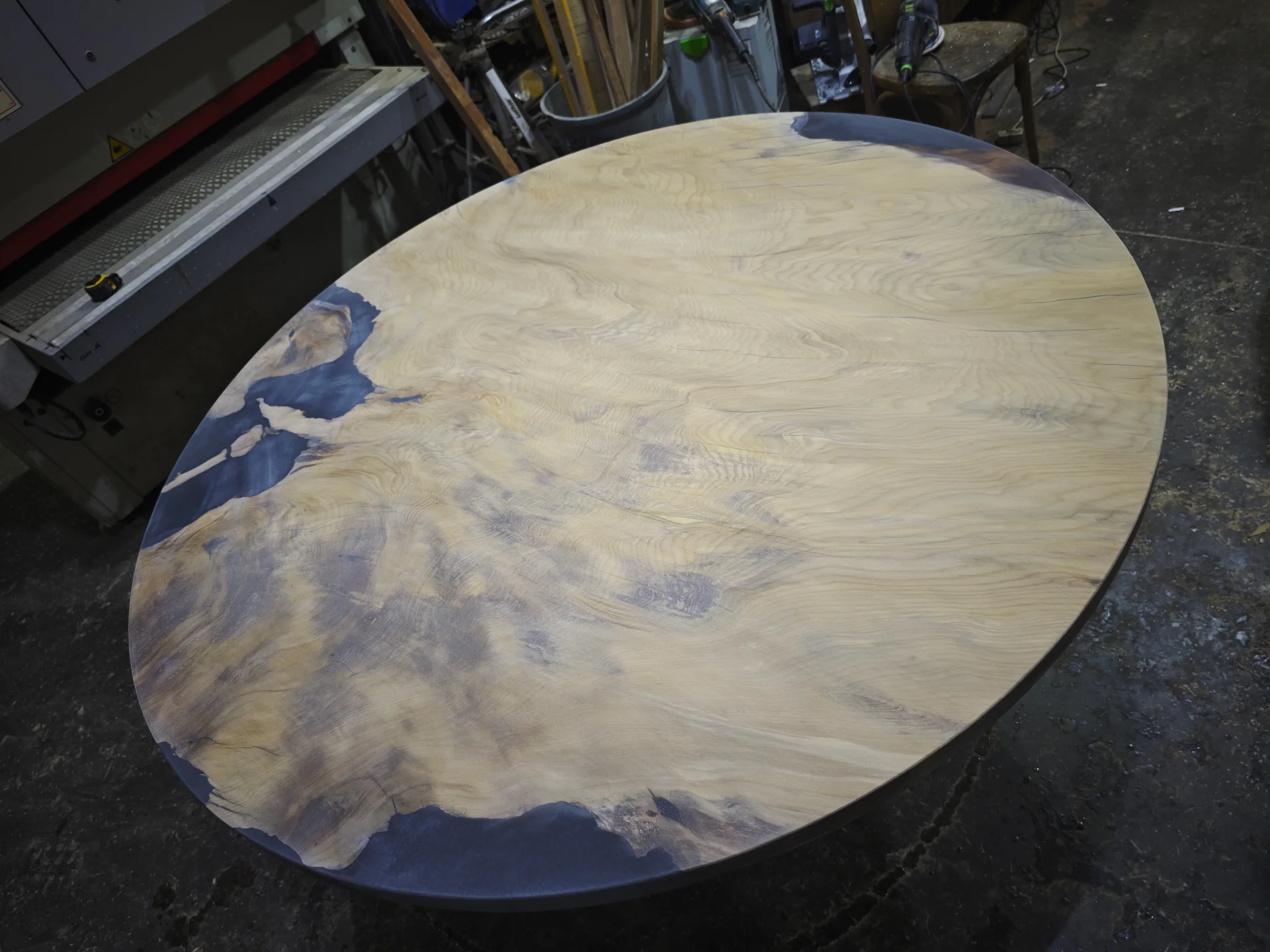 Weis round kauri table — Progress photo