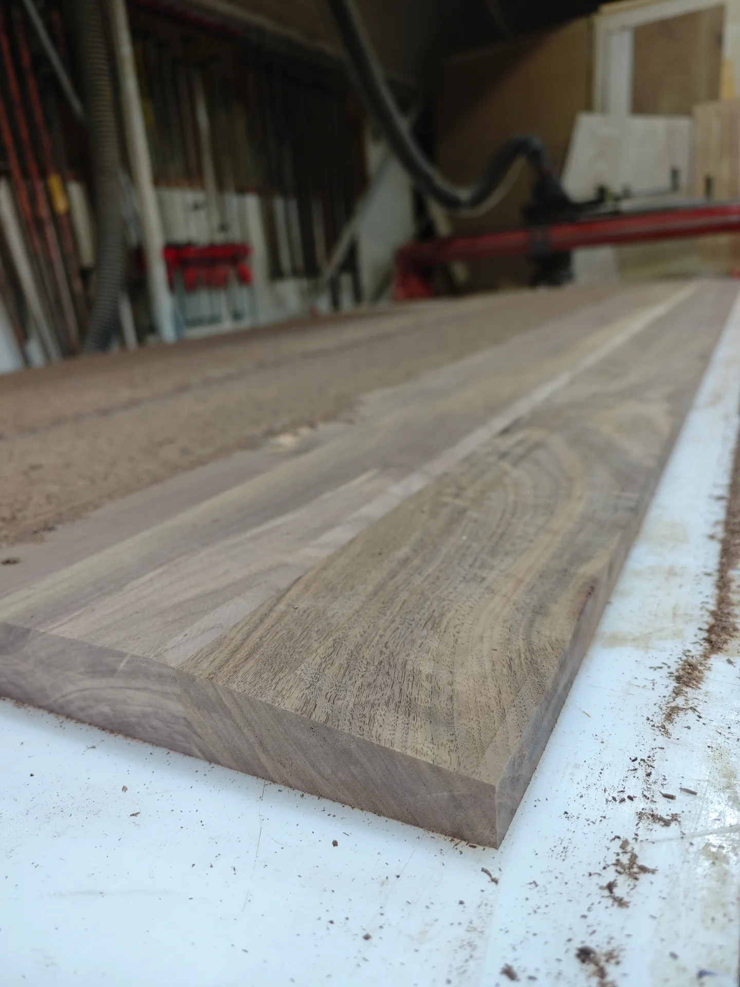 American black walnut table Point View — Progress photo