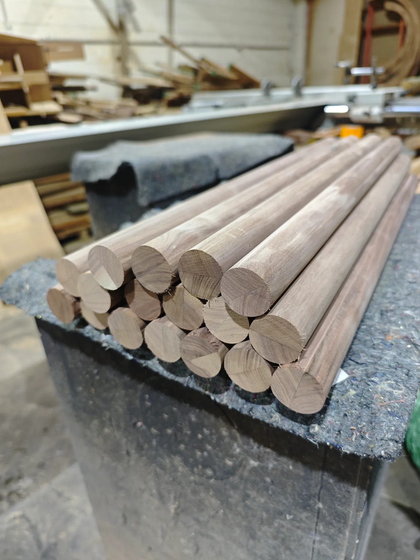 American black walnut table Point View — Progress photo