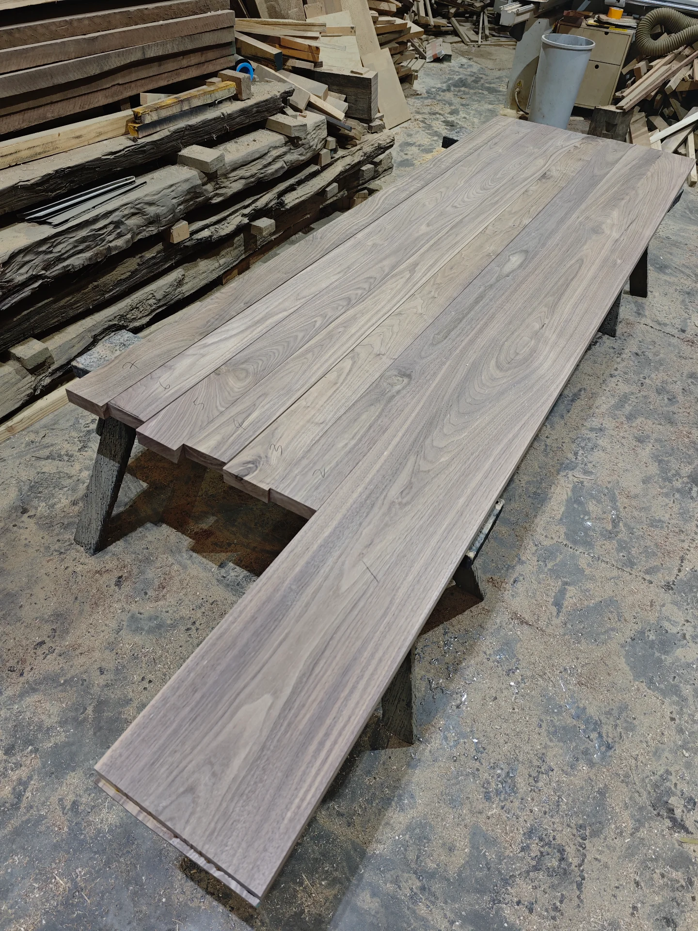 American black walnut table Point View — Progress photo