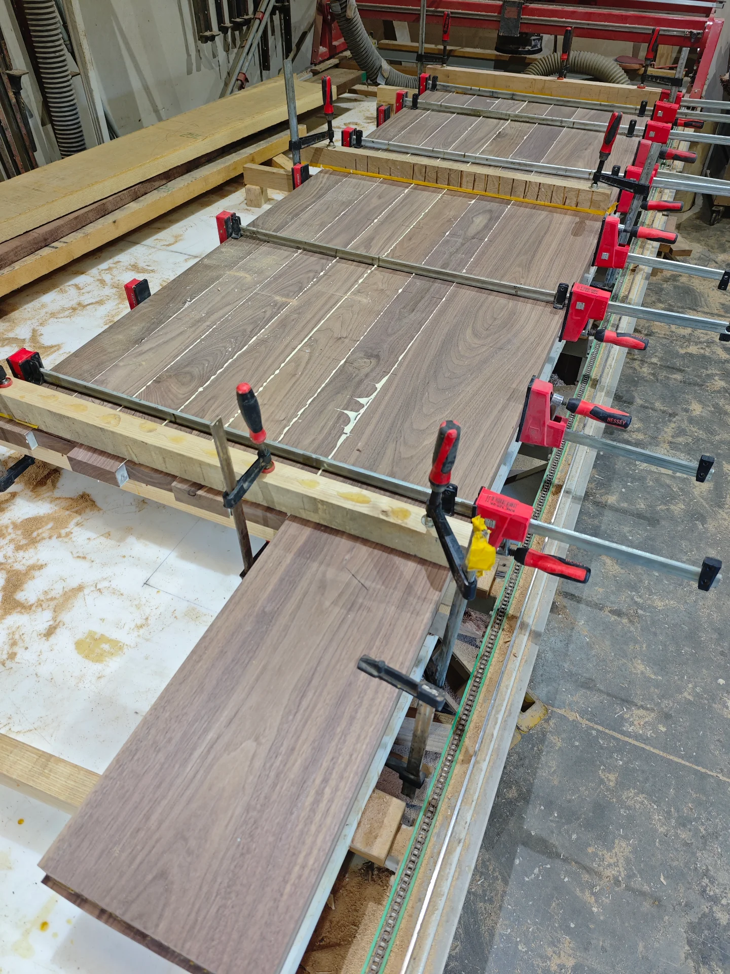 American black walnut table Point View — Progress photo