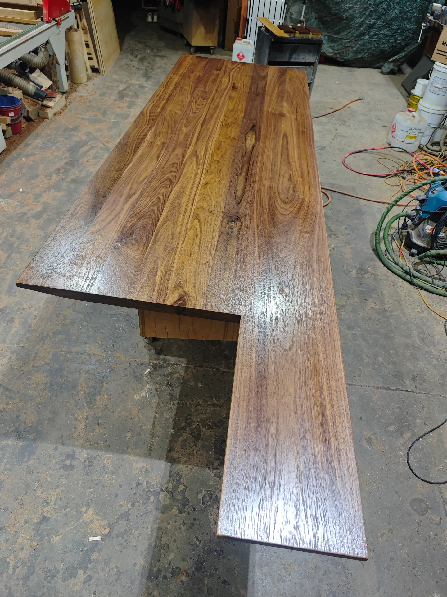 American black walnut table Point View — latest progress