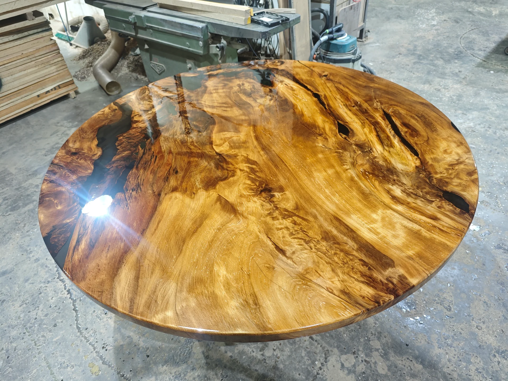 1600 swamp kauri dining table — Progress photo