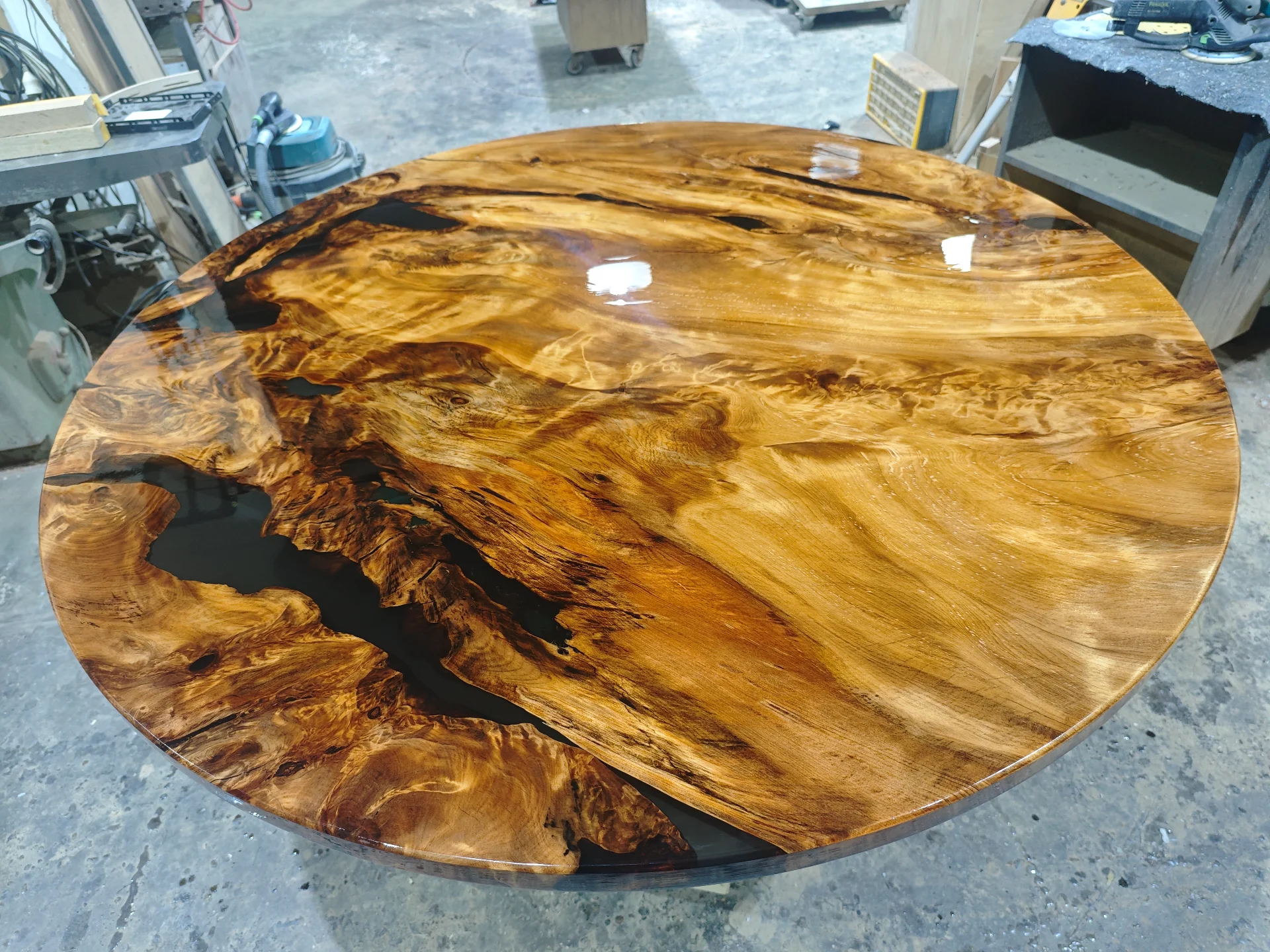 1600 swamp kauri dining table — Progress photo