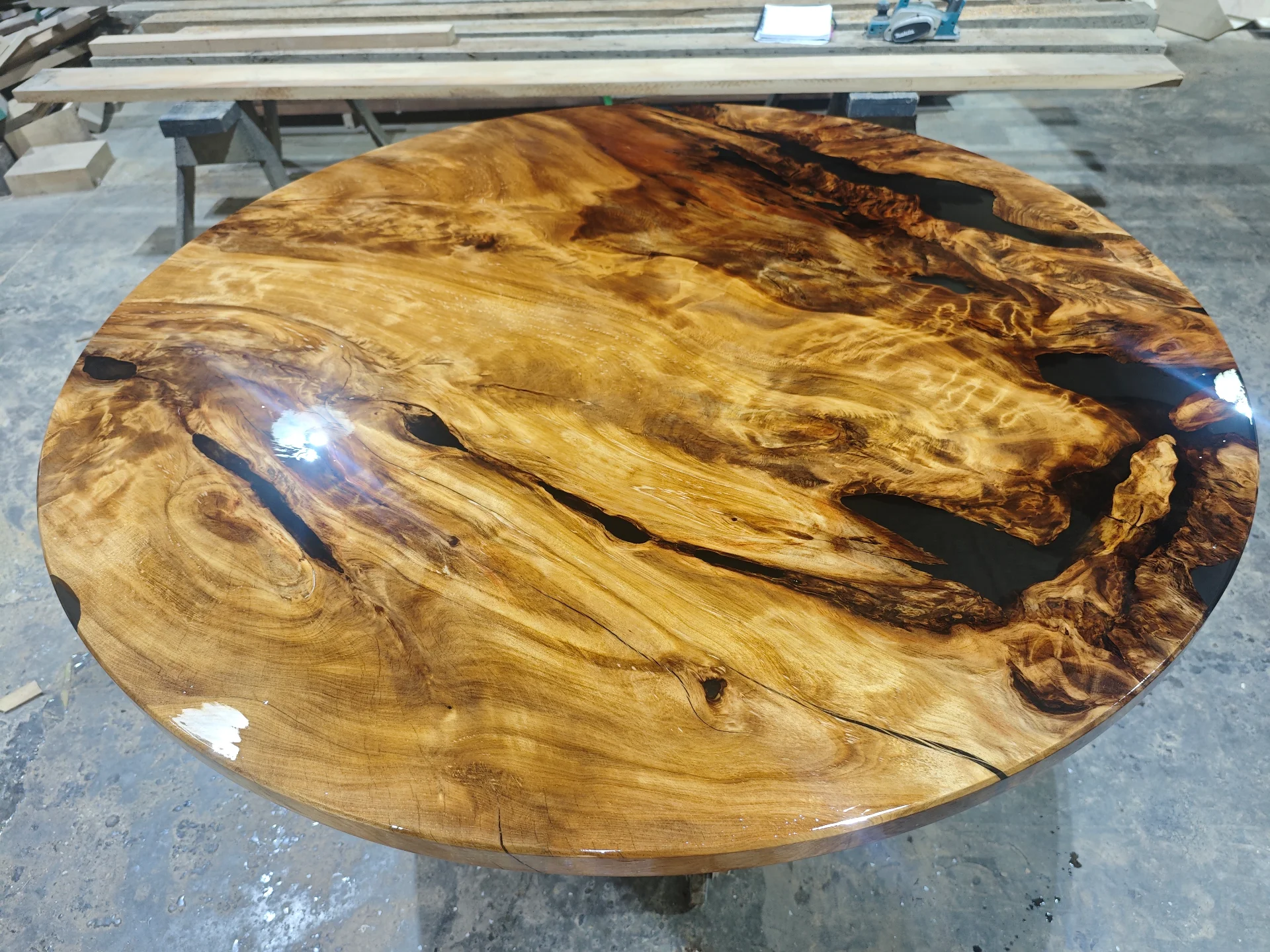 1600 swamp kauri dining table — Progress photo